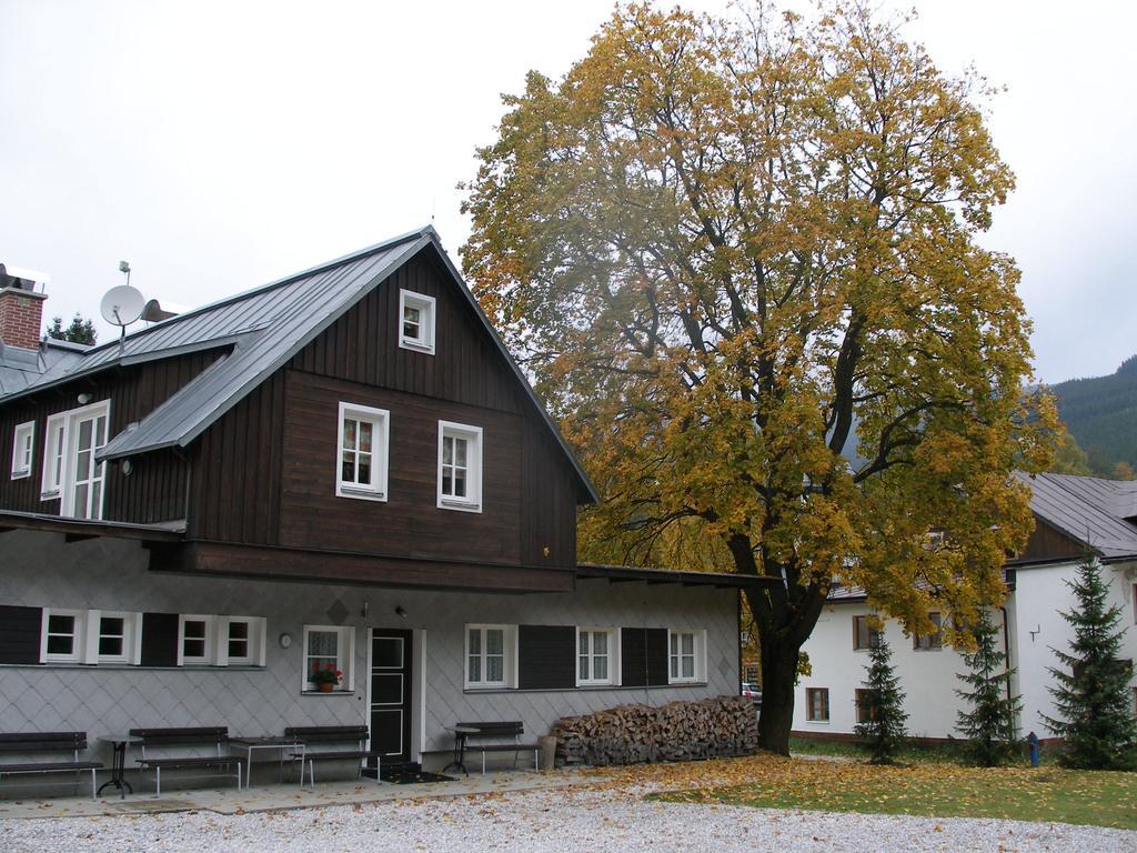 Pecka Penzion Pec pod Snezkou Luaran gambar