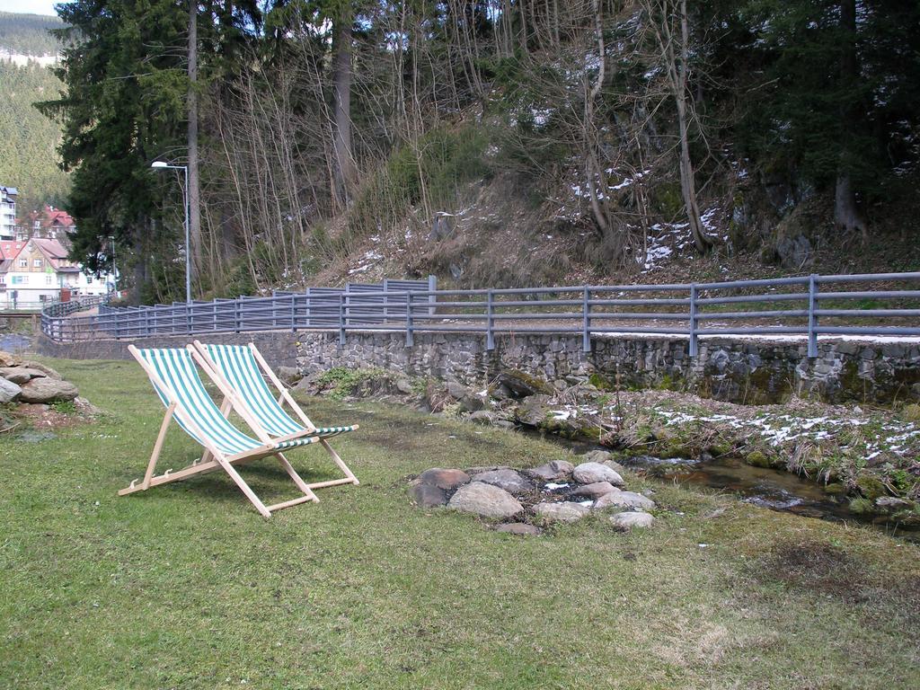 Pecka Penzion Pec pod Snezkou Luaran gambar